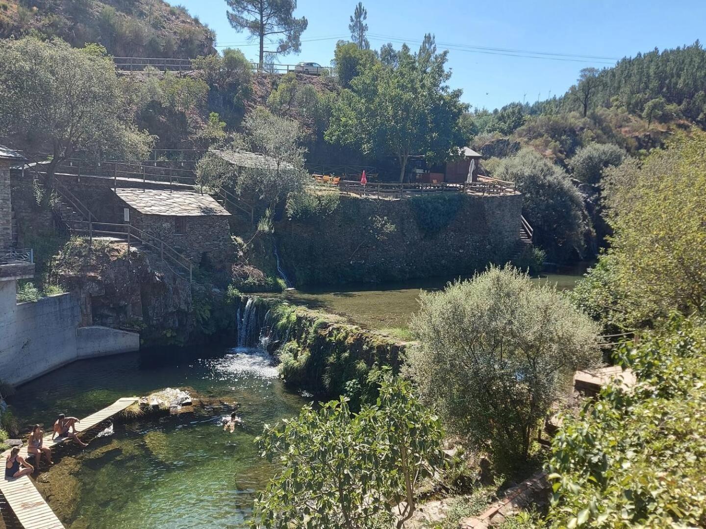 Retiro da Serra Penhas da Saúde Exterior foto